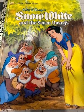 Vintage Walt Disney Snow White & the Seven Dwarfs – 4-Piece Collectible Lot